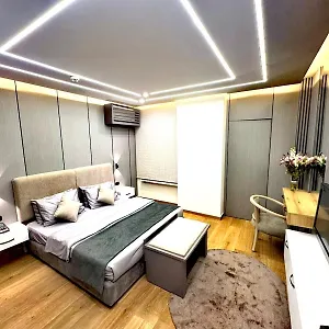 Hotel Queens, Beirut