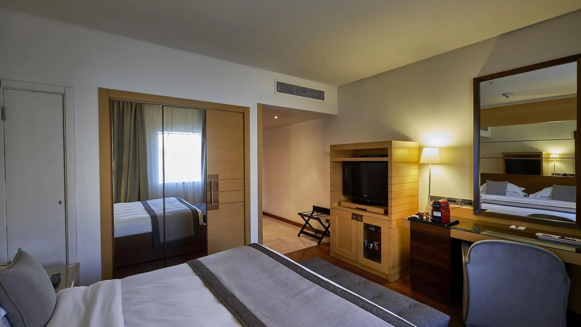 Coral Beach Hotel And Resort Beirut