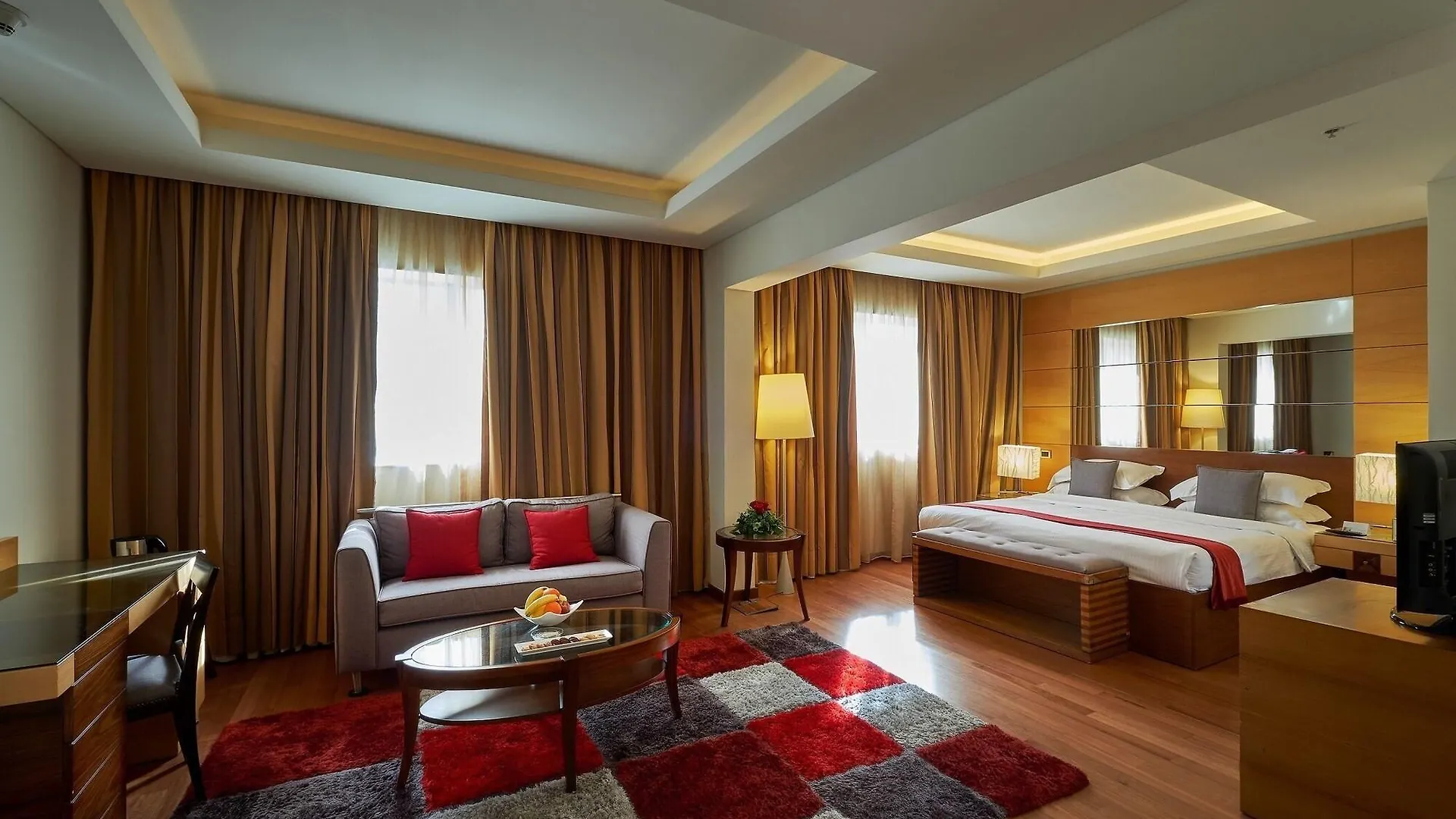 Coral Beach Hotel And Resort Beirut 5*,
