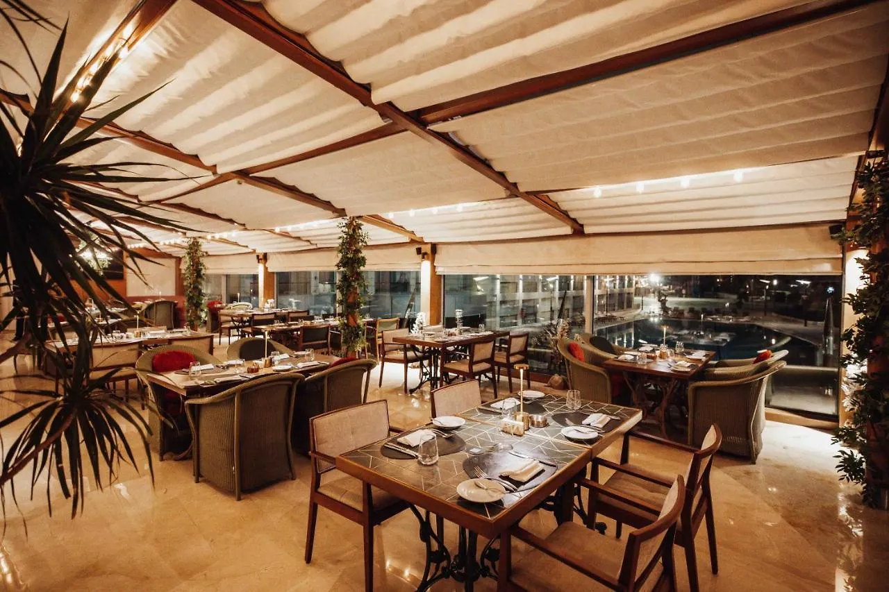Coral Beach Hotel And Resort Beirut 5*,