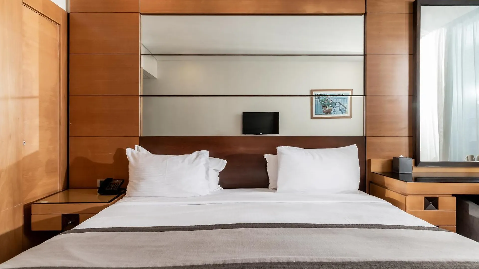 Coral Beach Hotel And Resort Beirut