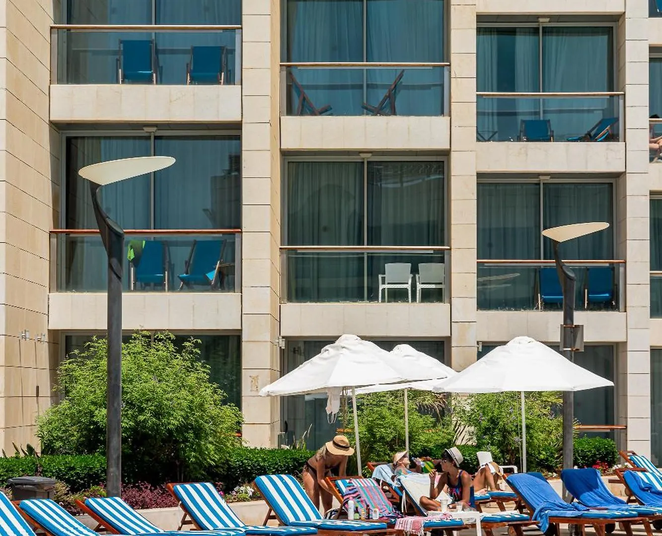 Coral Beach Hotel And Resort Beirut 5*,